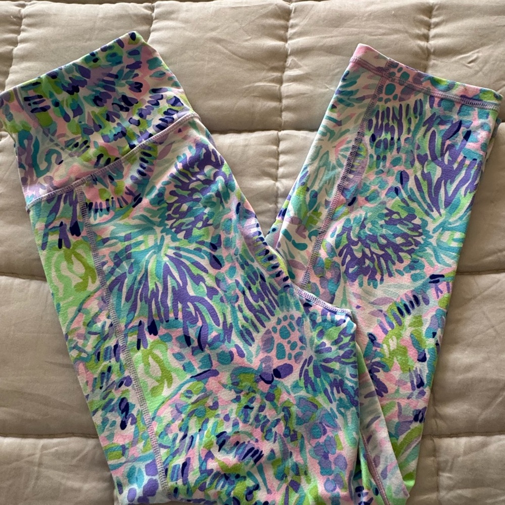 Lilly Pulitzer weekender crop leggings Shell of a Party